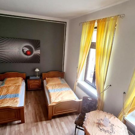 Hotel-Garni "Zum Loewen" Bad Freienwalde Zewnętrze zdjęcie